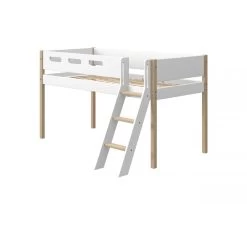 Nor Halfhoogslaper Met Schuine Trap