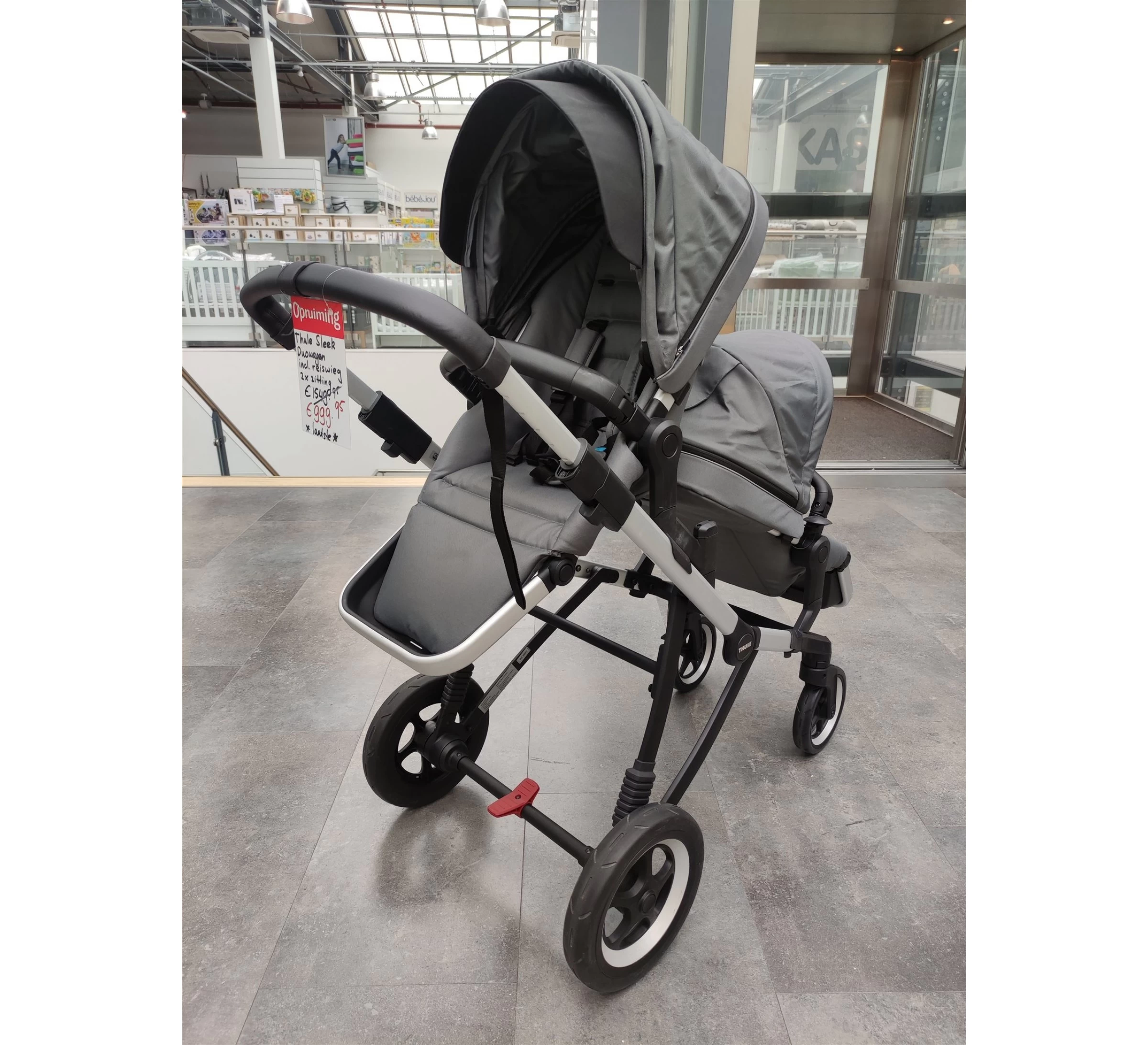 Thule Sleek Duo Kinderwagen - Showmodel 6 Thule Sleek Duo Kinderwagen - Showmodel - Afbeelding 4
